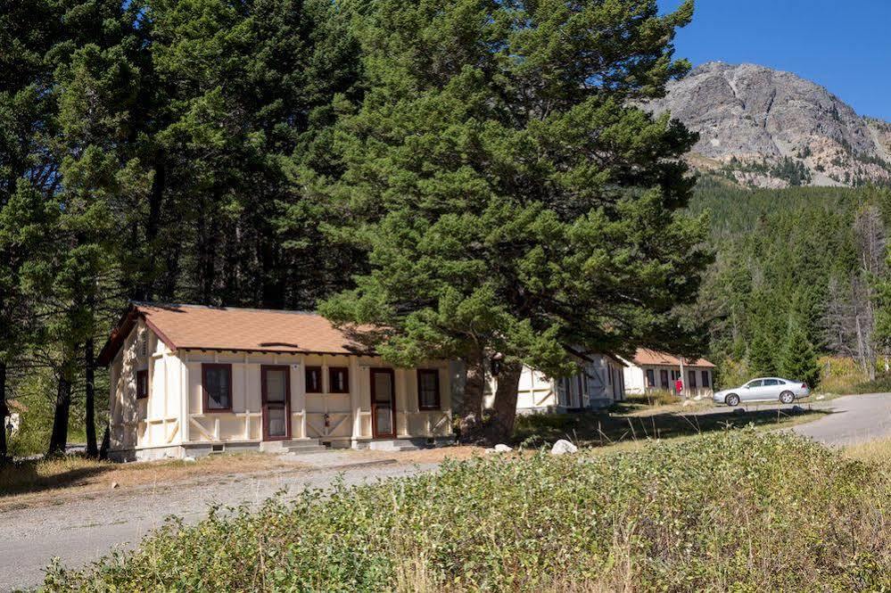 East Glacier Park Village Rising Sun Motor Inn מראה חיצוני תמונה