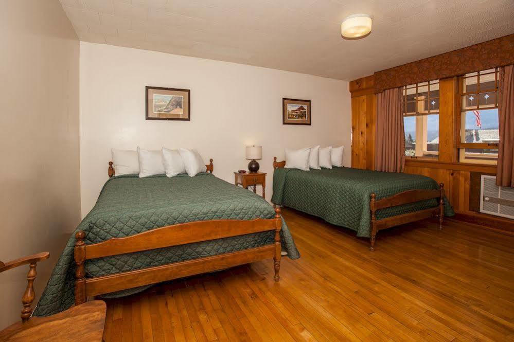 East Glacier Park Village Rising Sun Motor Inn מראה חיצוני תמונה
